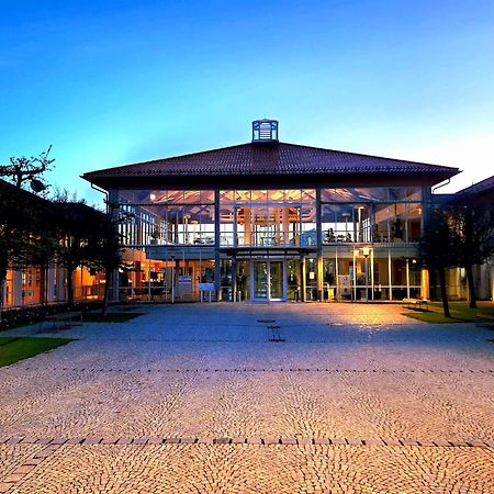 Hotel Sportschule Oberhaching Extérieur photo