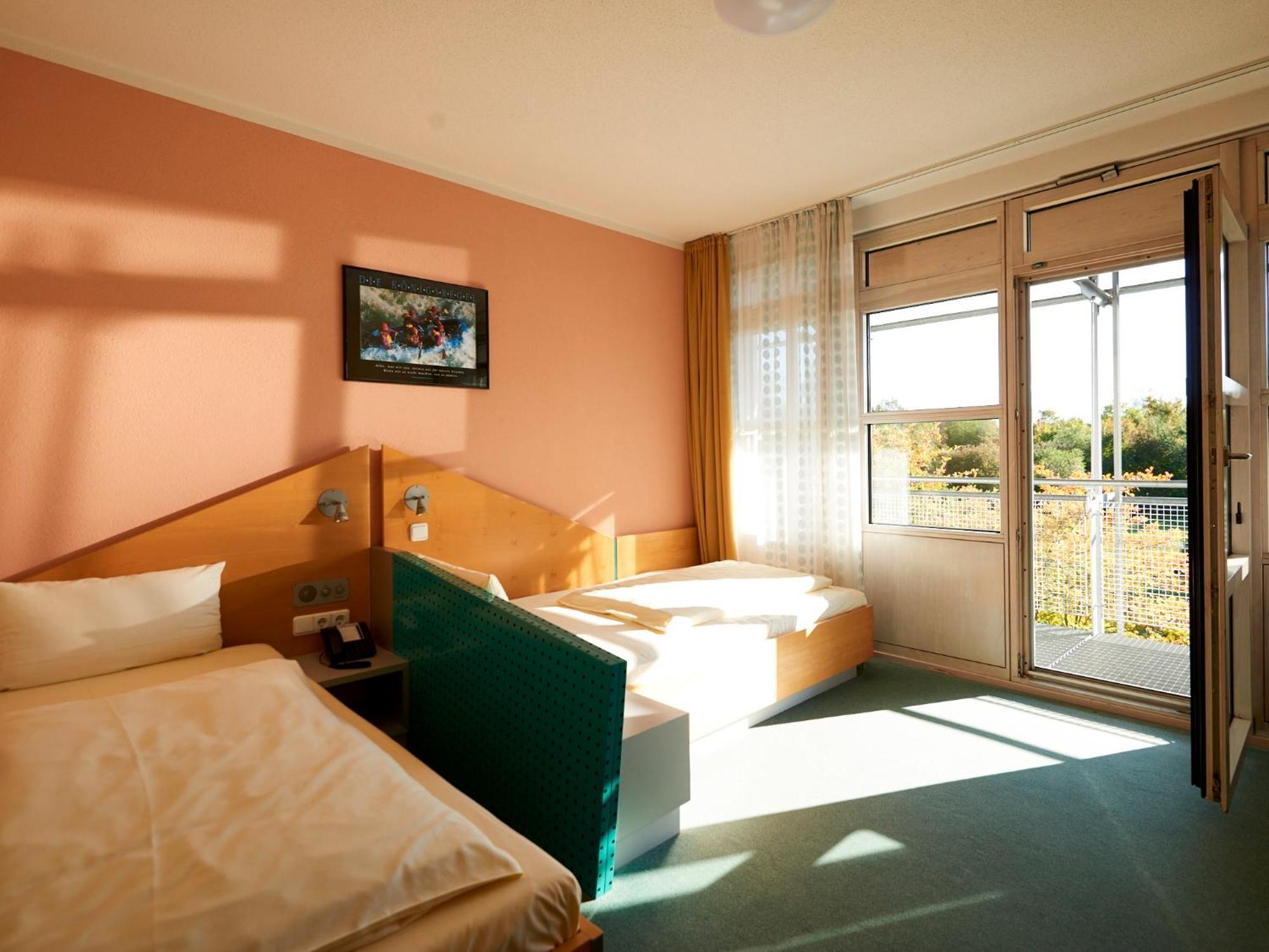 Hotel Sportschule Oberhaching Extérieur photo