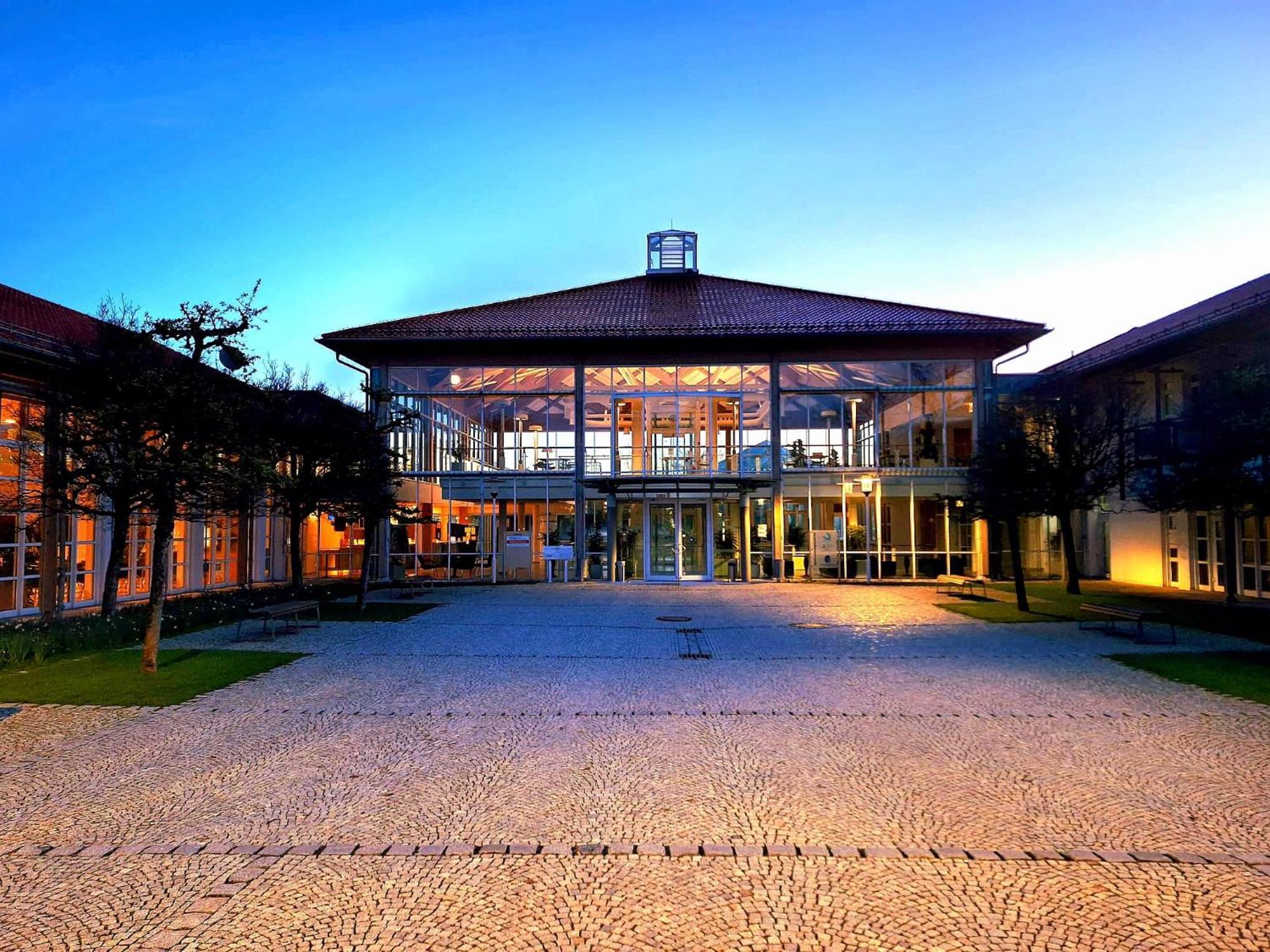 Hotel Sportschule Oberhaching Extérieur photo