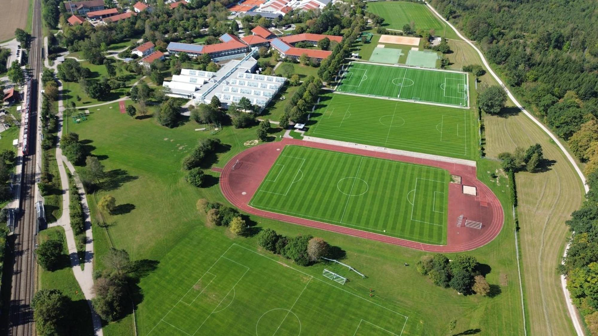 Hotel Sportschule Oberhaching Extérieur photo