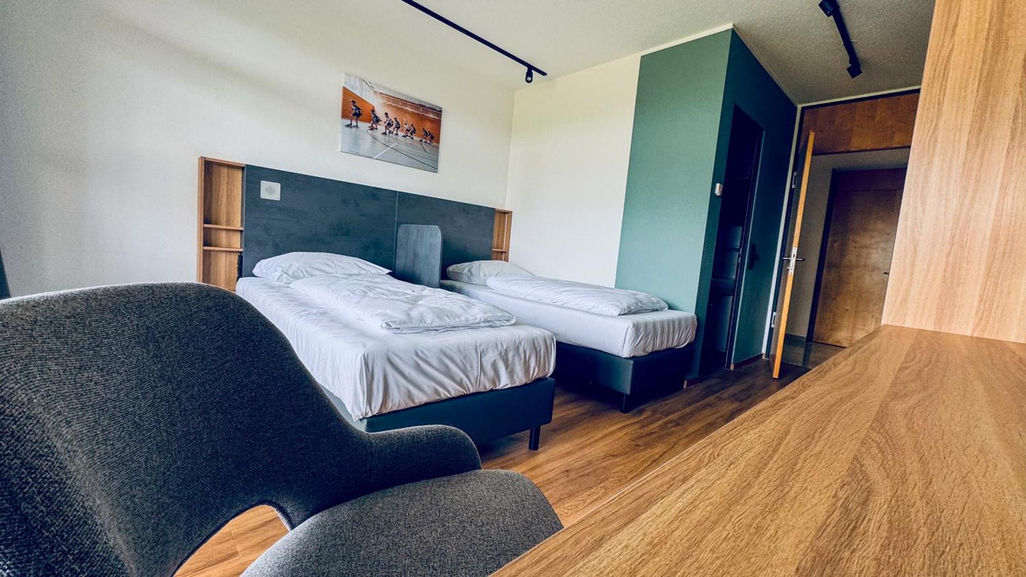 Hotel Sportschule Oberhaching Extérieur photo